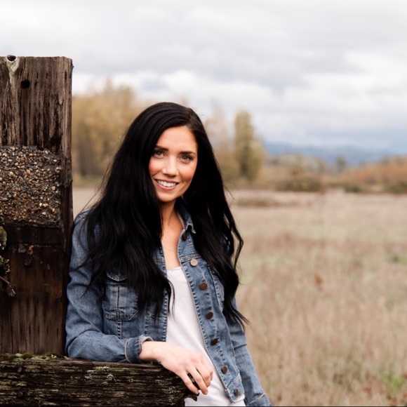 Meet your Posher, Kali - Picture 3 of 3